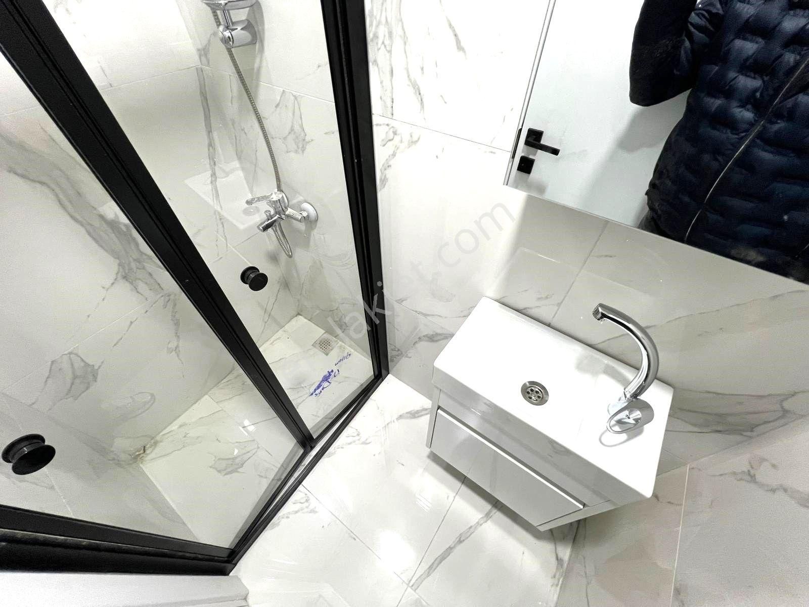 Seba'dan Tevfikbey Mh 2+1 70m2 Eb.banyolu Balkonlu Yüksek Giriş - Görsel 23