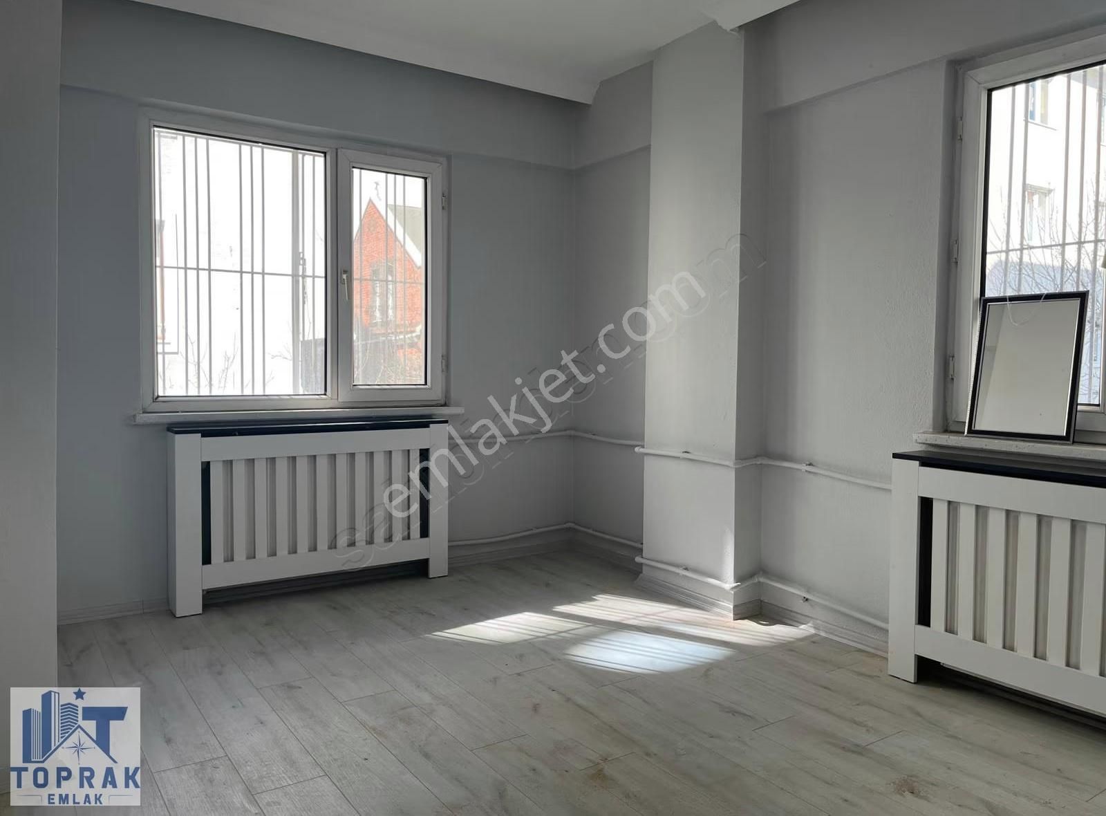 Toprak Emlak'tan Uluönder Mh / Tam Bakımlı / 60m2 / Kiralık 2+0