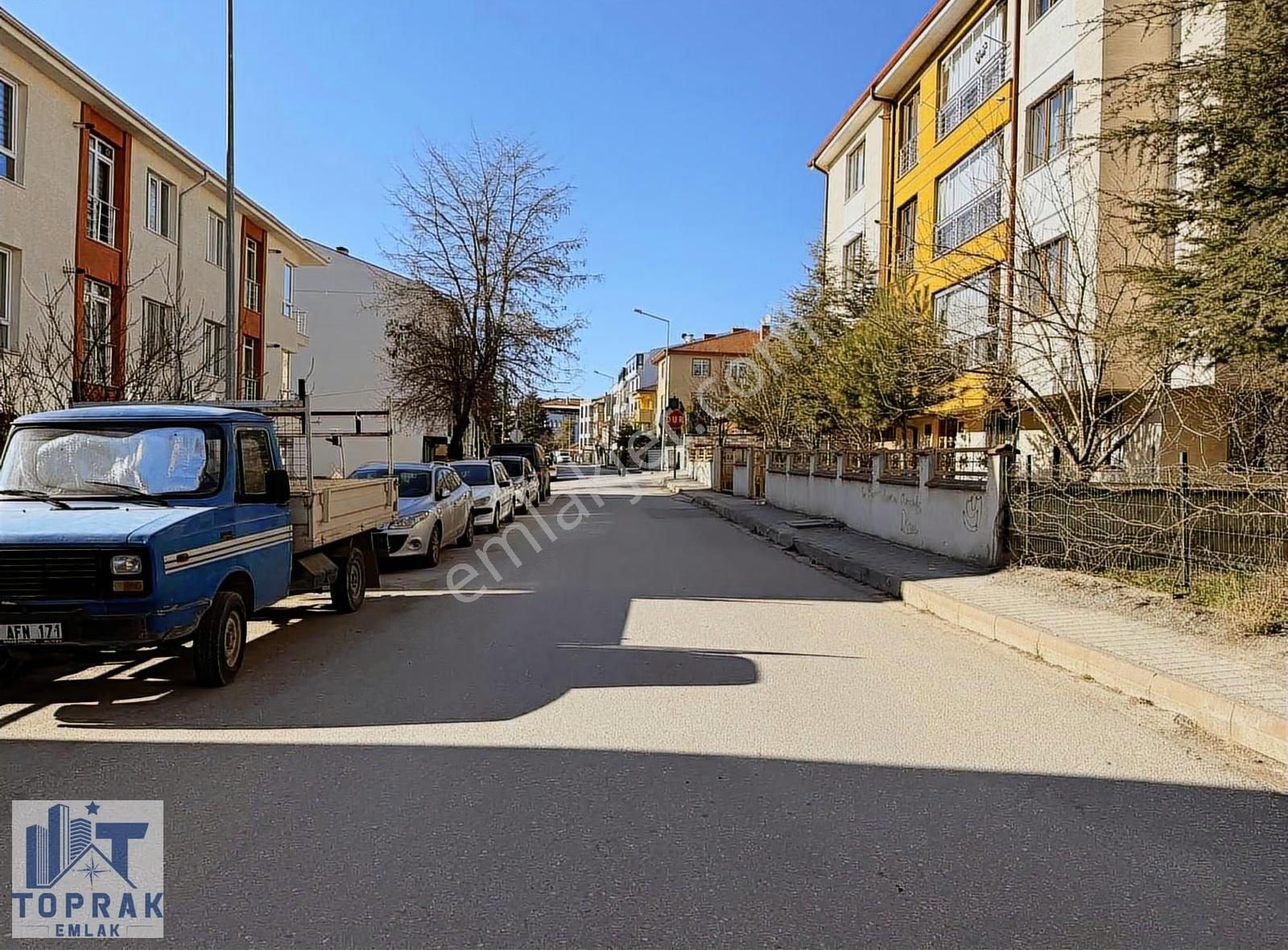 Toprak Emlaktan Uluönder Mah. Merkezde Ara Kat Kiralık 1+1 - Görsel 3