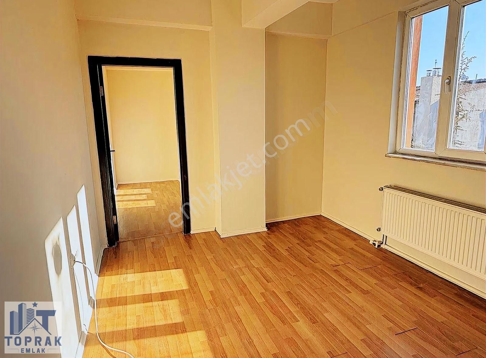 Toprak Emlaktan Uluönder Mah. Merkezde Ara Kat Kiralık 1+1 - Görsel 13