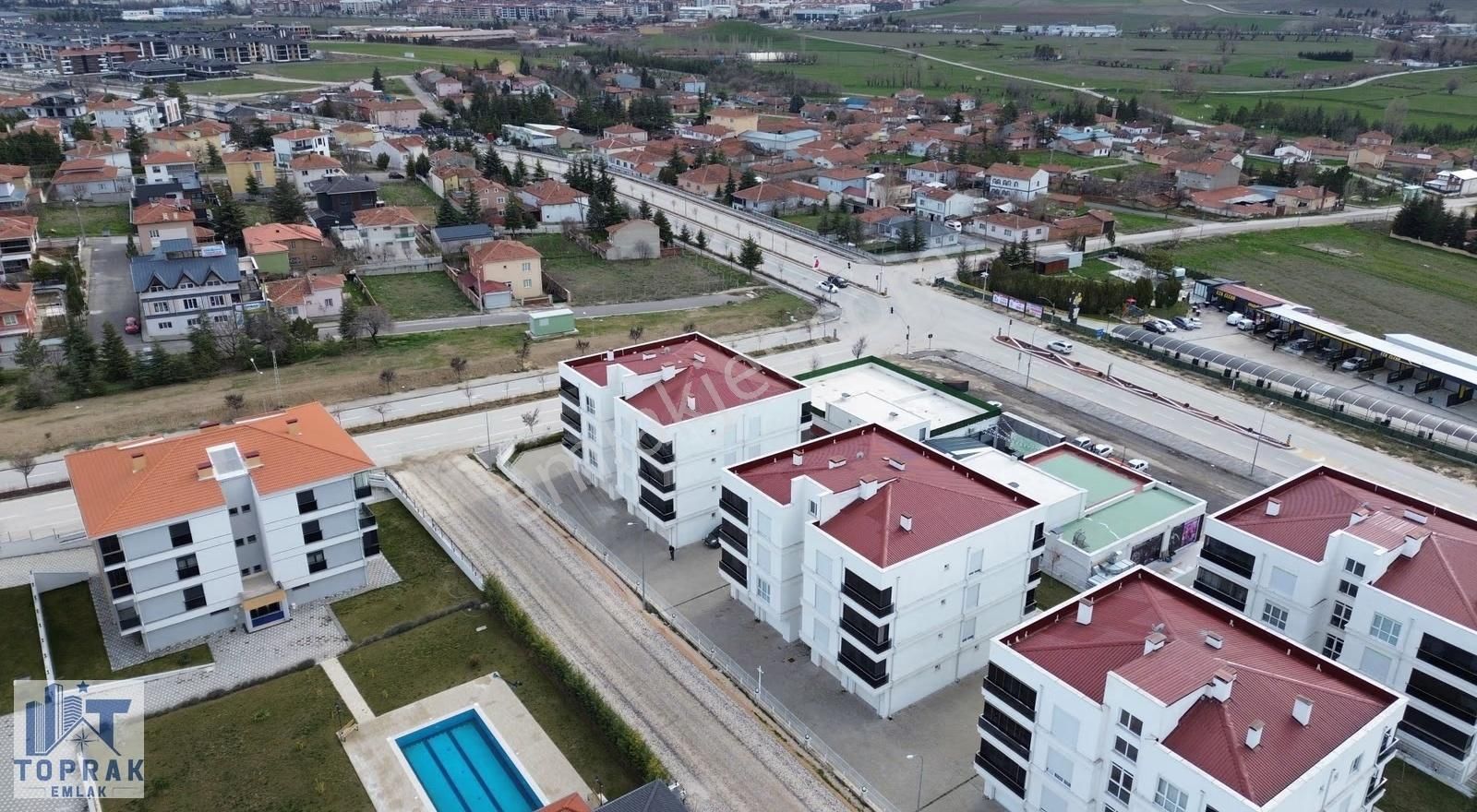 Toprak Emlak'tan Aşağısöğütönü Mh/ Site İçi/ 220m2 / Satılık 4+1