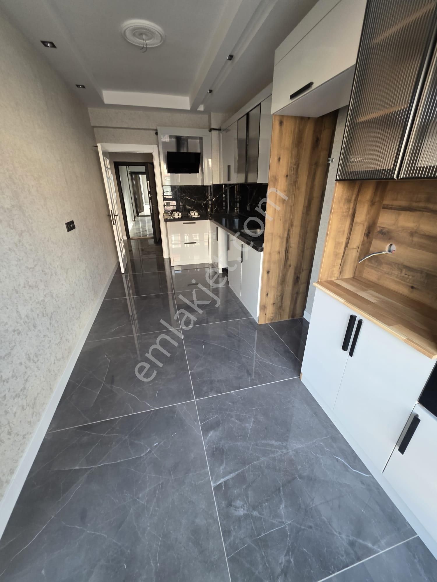 Emrah Çiftci'den Selçuklu Aydınlıkevler Mah.satılık 2+1 Sıfır Lüks Daireler