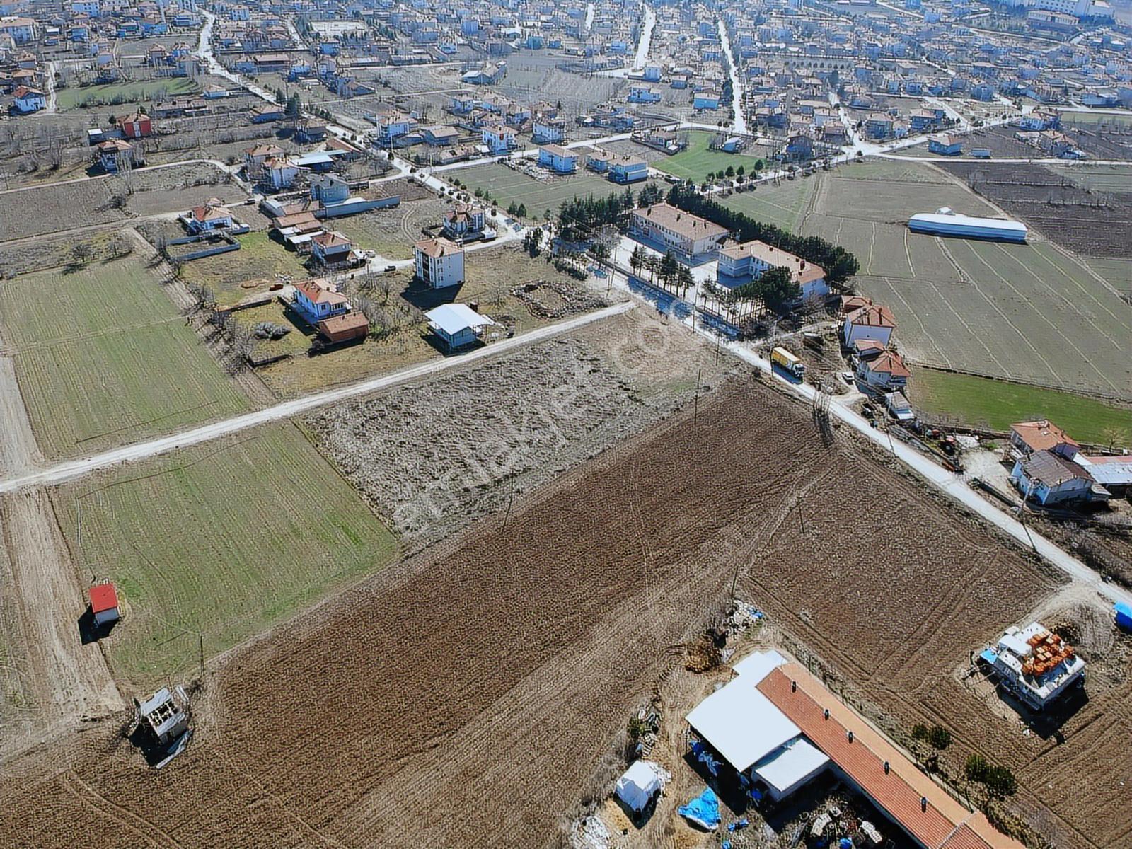 İlbey // Şuhut Merkez "istiklal" Mah.de Satılık 470 M² Arsa - Görsel 26
