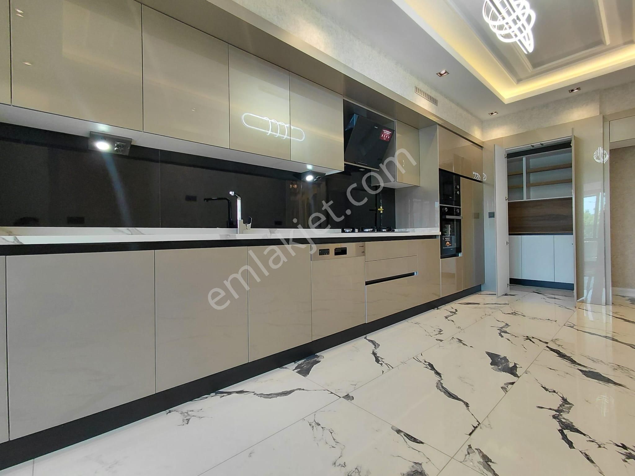 Emrah Çiftci'den Selçuklu Parsana Mah.ahmet Yesevi Cad.yanı Satılık 4+1 Ultra Lüks Daireler - Görsel 4