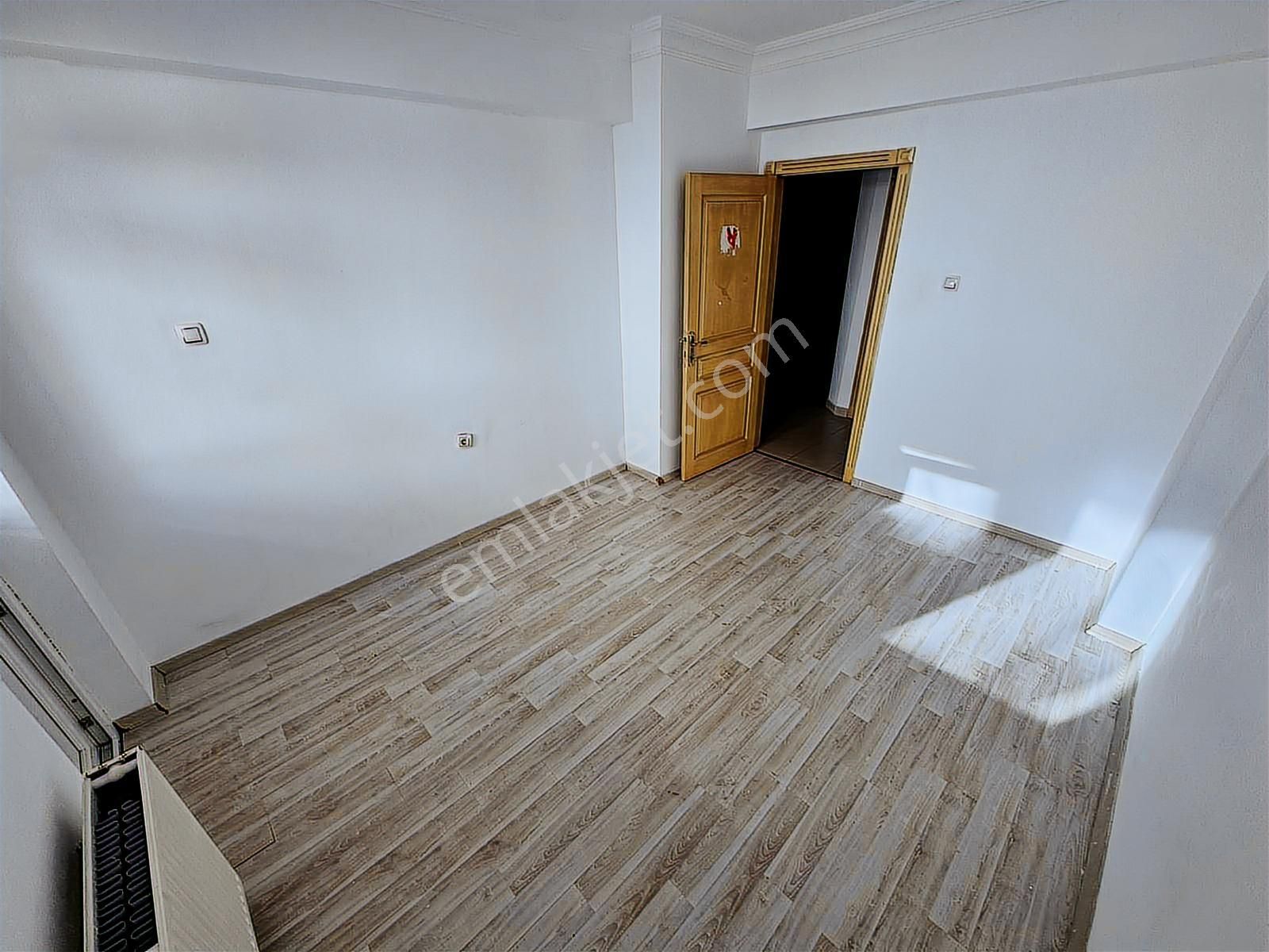 Başkent Cadde Dibi Katta Asansörlü Ön Cephe Masrafsız Kiralık!!! - Görsel 7