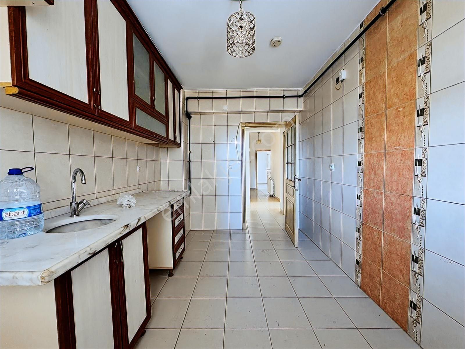 Başkent Cadde Dibi Katta Asansörlü Ön Cephe Masrafsız Kiralık!!! - Görsel 3