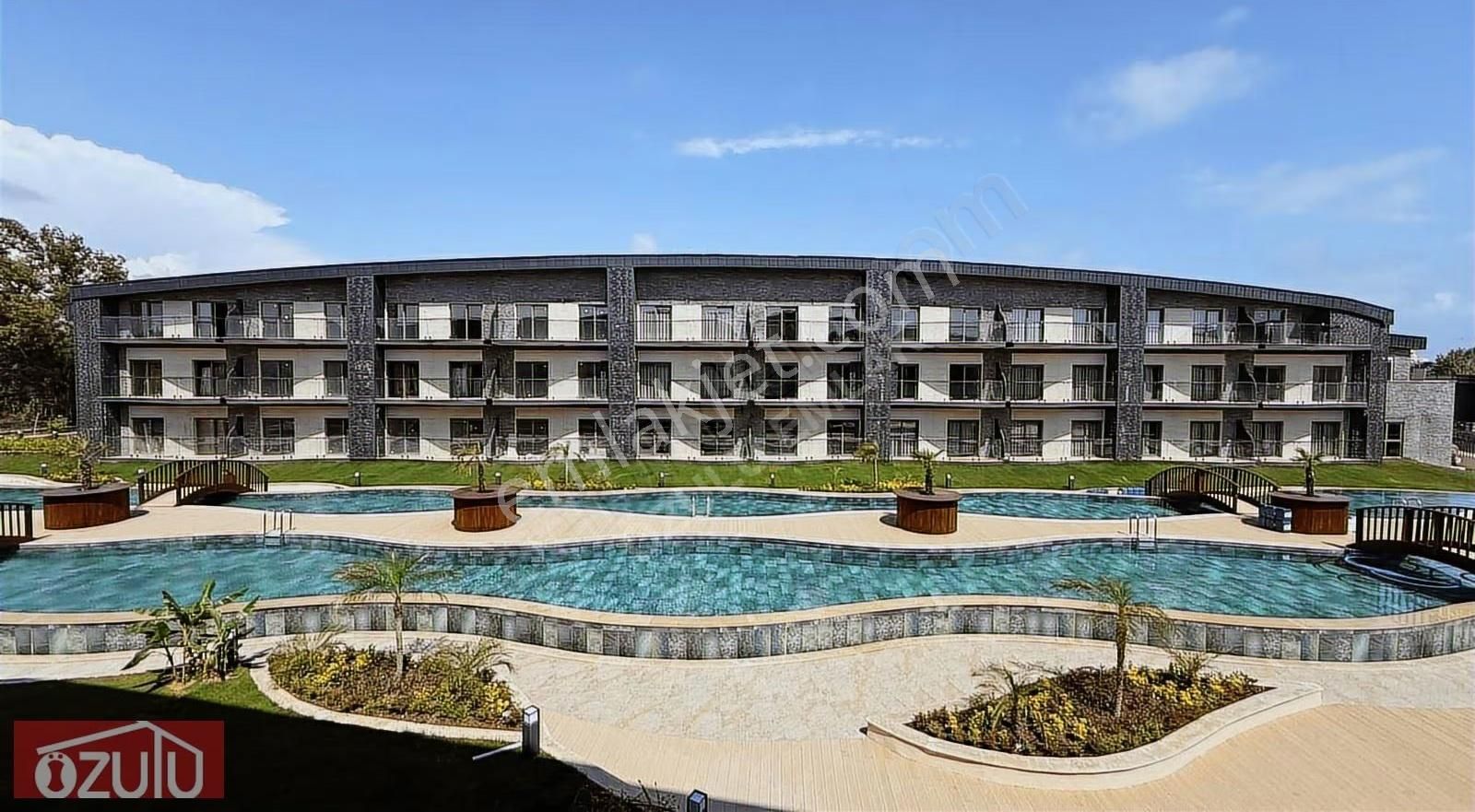 Kundu Kanyon Da Havuz Ve Bahçe Cephe 1+1 Daireler