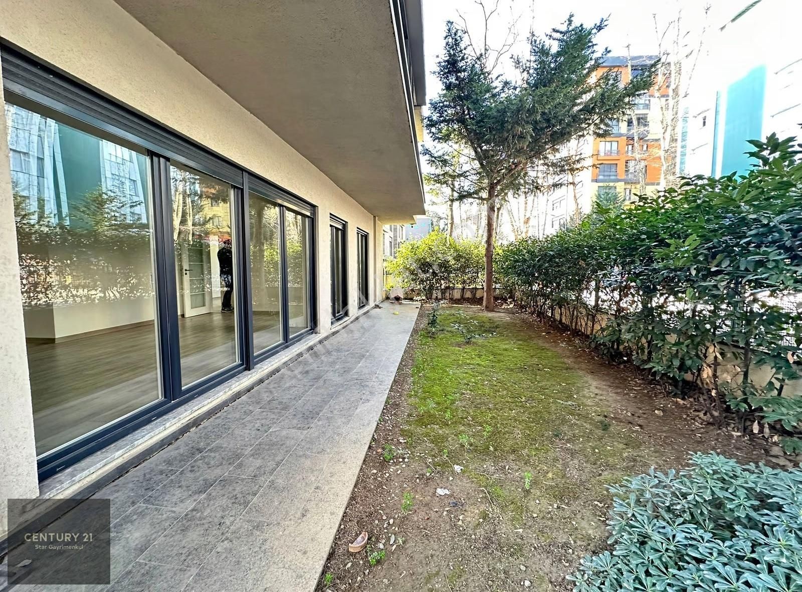 Century21 Star'dan Suadiye De İş Yerine 4+1 Bahçe Katı Daire