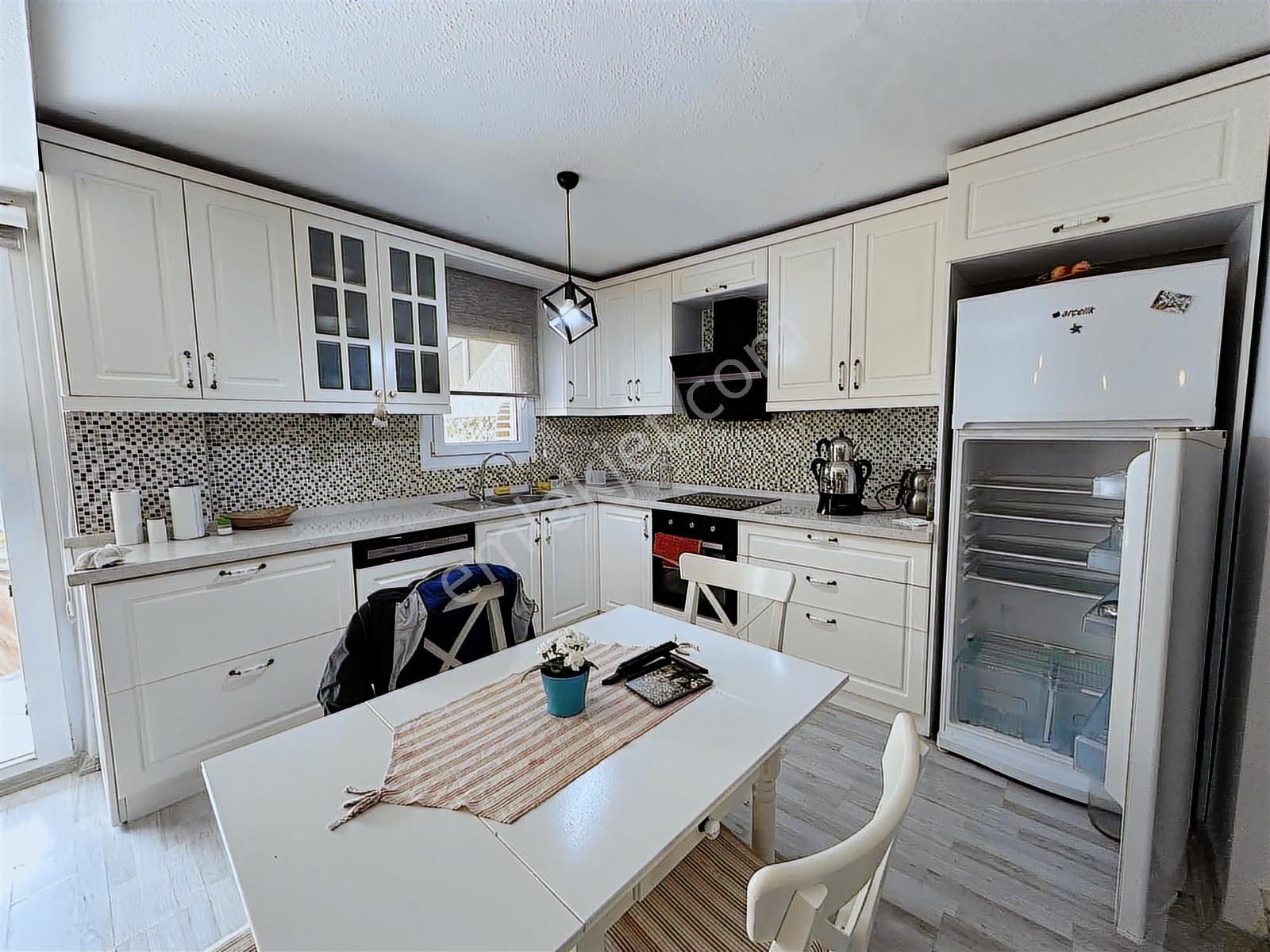 Qzen' Den Denize Yürüme Mesafesinde Kış Bahçeli Yazlık - Görsel 24