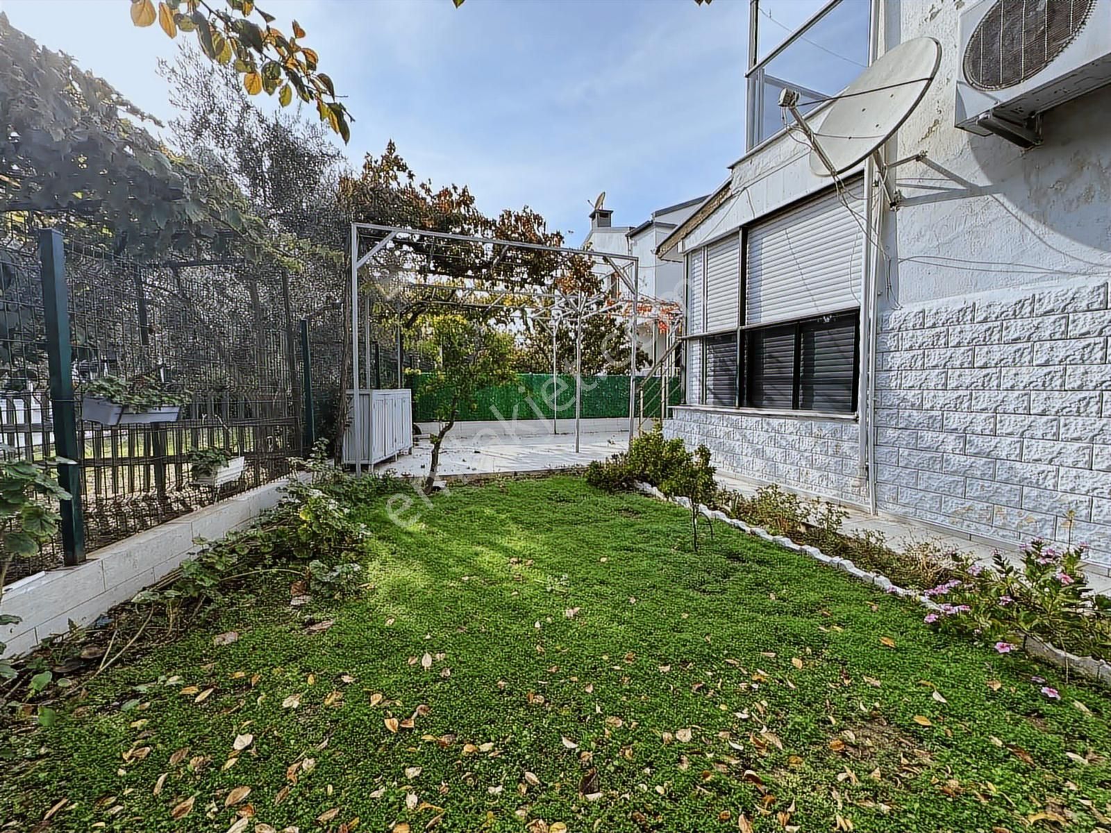 Qzen' Den Denize Yürüme Mesafesinde Kış Bahçeli Yazlık - Görsel 5