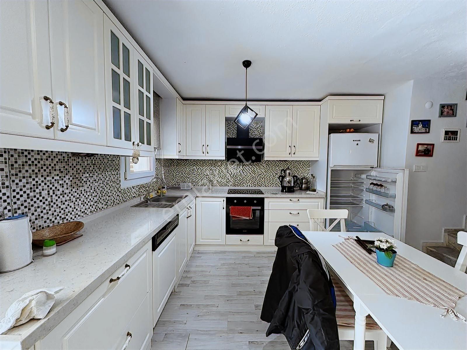 Qzen' Den Denize Yürüme Mesafesinde Kış Bahçeli Yazlık - Görsel 31