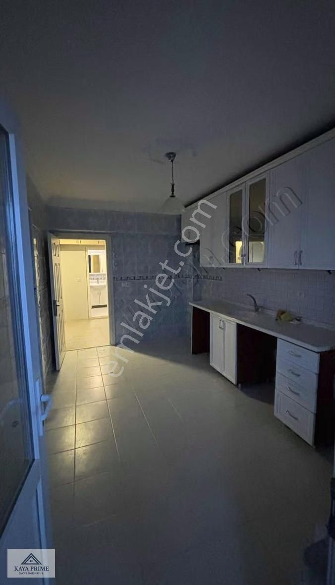 Bağlaraltı Mahallesinde Geniş Ferah Kiralık Daire - Görsel 31