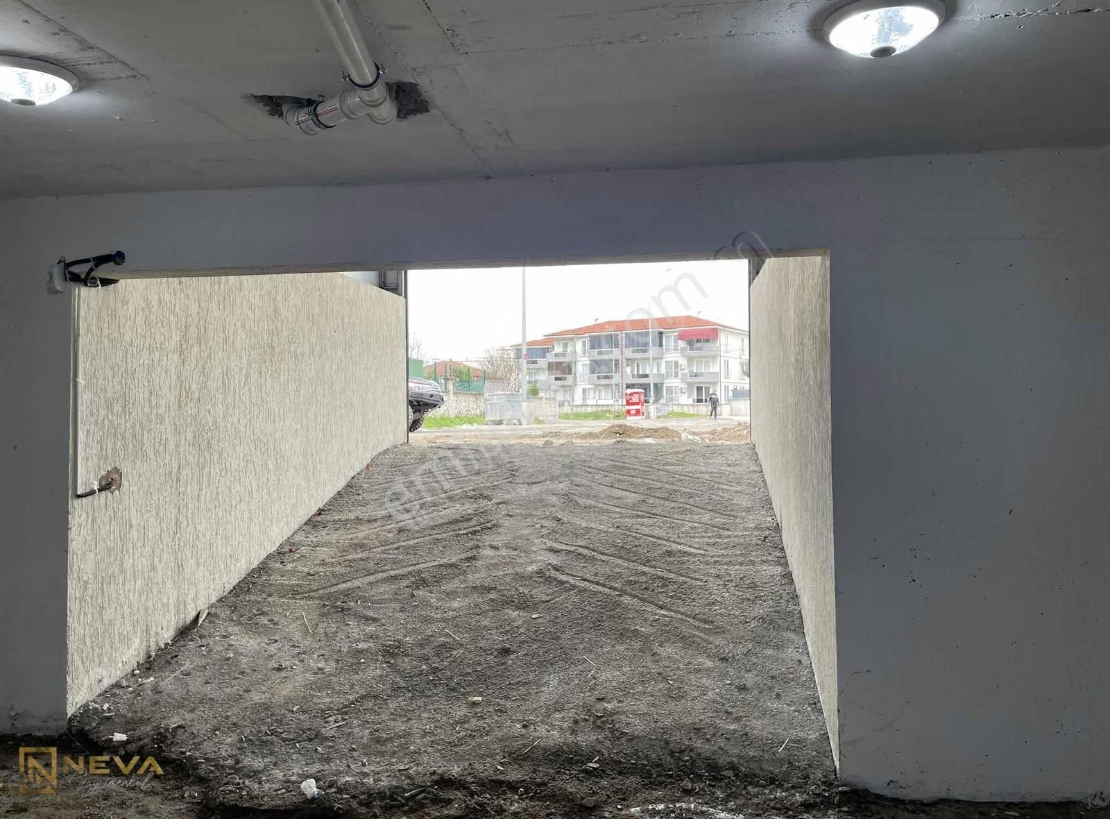 Serdivan Yazlık'ta Satılık Yer Altı Otoparklı Sıfır 2+1 Daire - Görsel 2