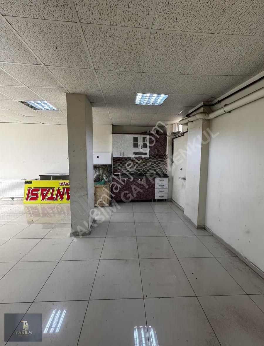 Atalay Caddesi'nde Kiralık 140 M² Depolu Dükkan - Görsel 12