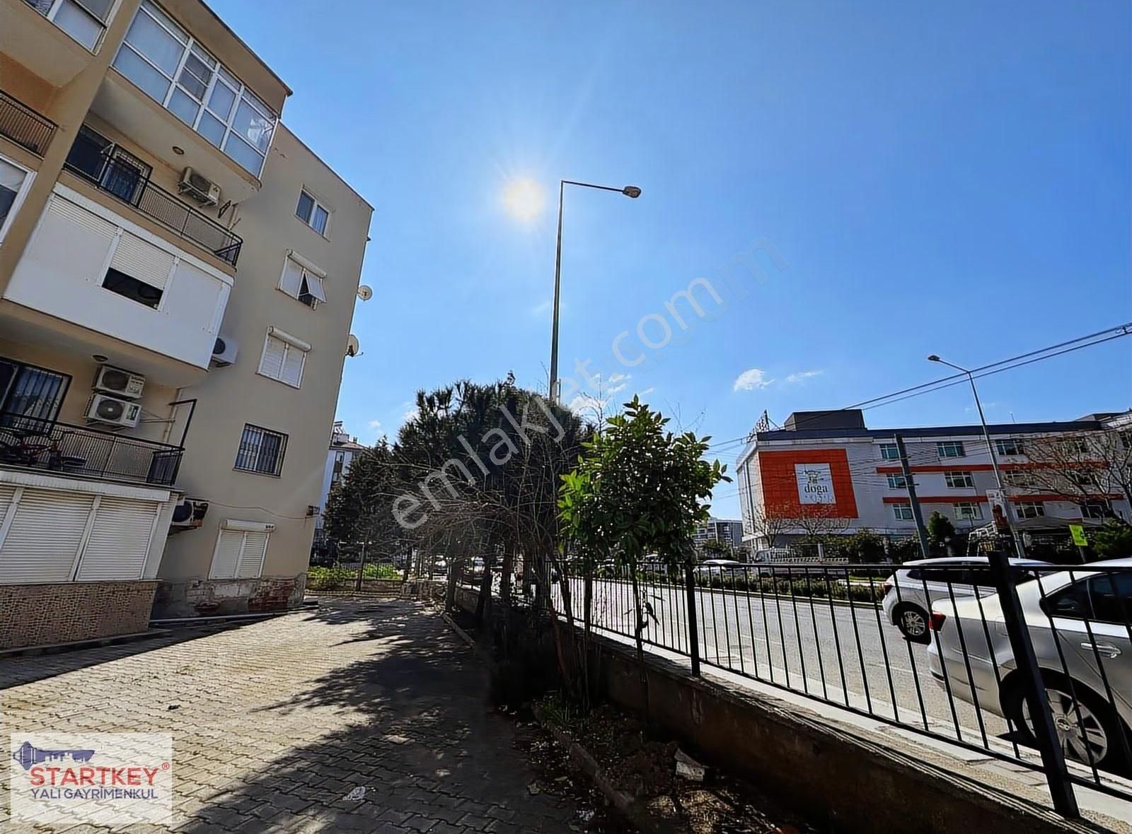 Çiğli Yeni Mahallede Ara Kat Satılık Tadilatlı 3+1 Daire - Görsel 3