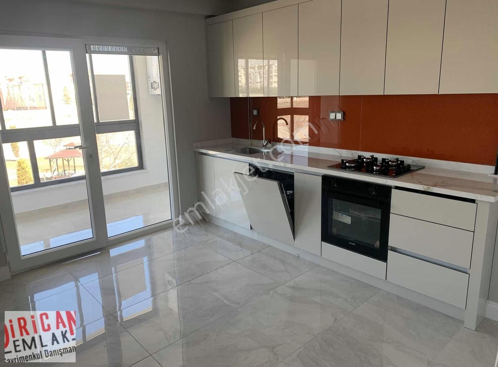 Dirican İstanbul Yolu Yakın Üst Düzey Redizans 2+0 Kapalı Mutfak