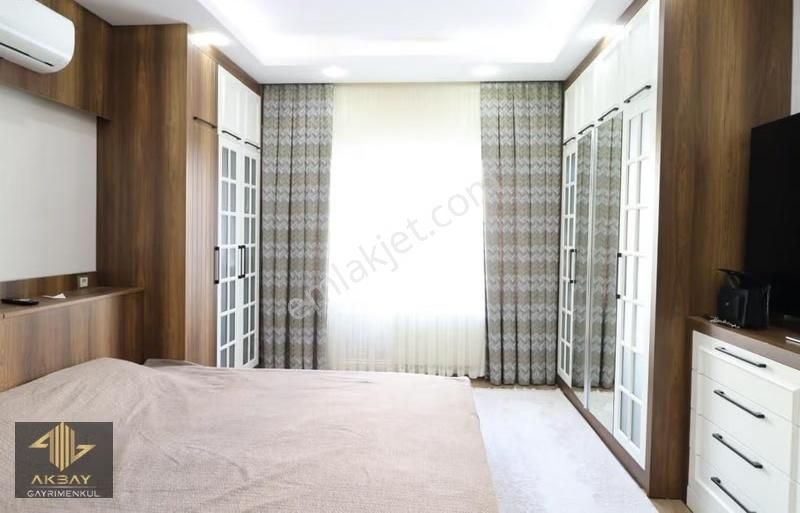 Azize Hüseyin'den Konyaaltında Denize İkinci Parselde Geniş 3+1 - Görsel 32