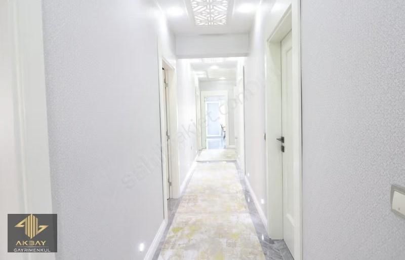 Azize Hüseyin'den Konyaaltında Denize İkinci Parselde Geniş 3+1 - Görsel 8