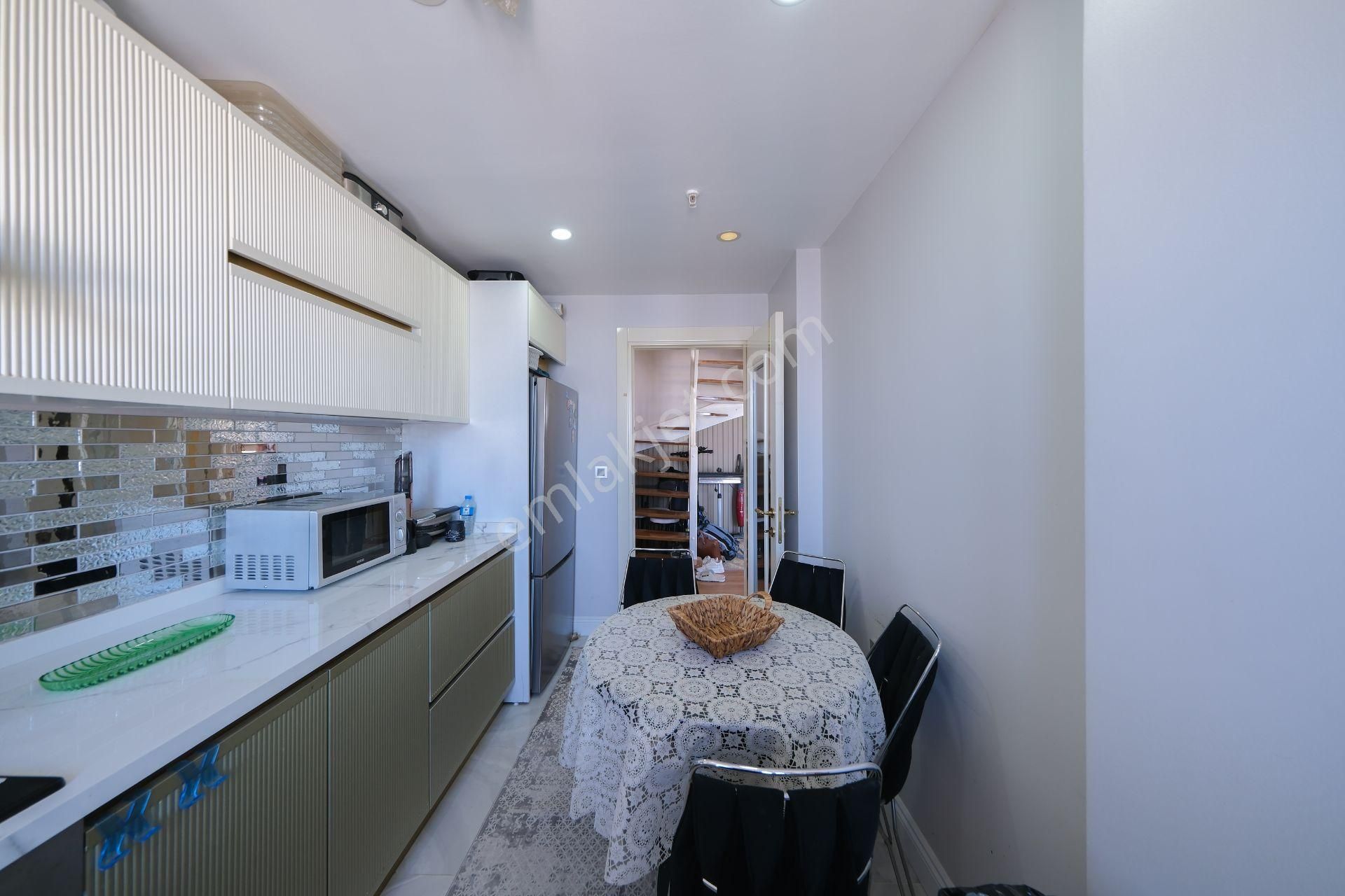 Sahrayıcedit Site İçi, Yüksek Tavanlı 4+2 Satılık Dubleks Daire - Görsel 10