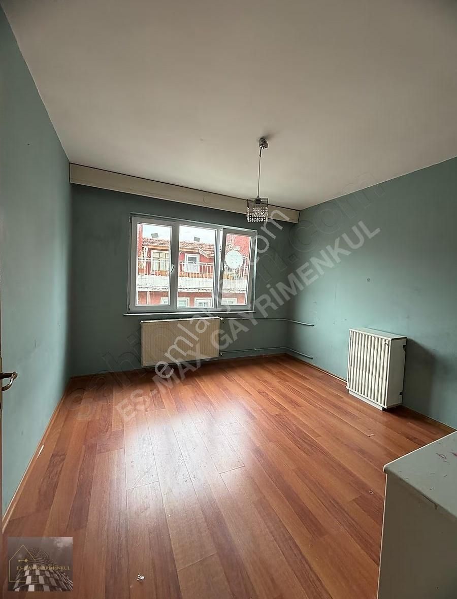 Yıldırım Umur Bey Mahallesinde Geniş 3+1 Kiralık Daire - Görsel 22