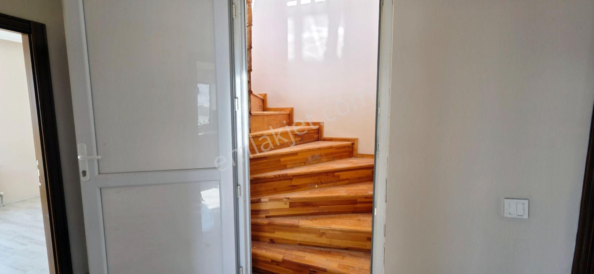 Dikmen Malazgirt'te Seyir Teraslı 5+2 Dubleks Daire Bu Fiyata - Görsel 22