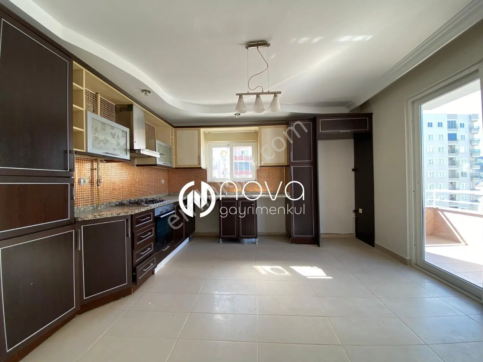 **nova** Mezitli Yeni Mah.de Kiralık 4+1 Geniş Daire