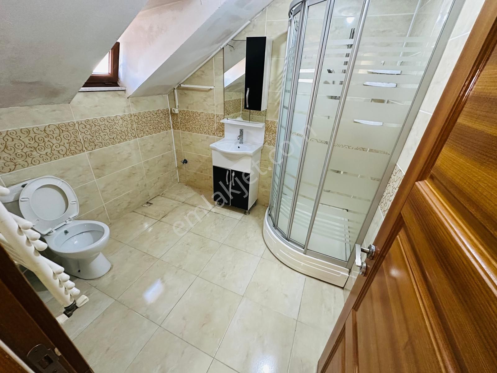 Sultançiftliği Mah 2+1 90m2 Kiralık Çatı Katı - Görsel 8