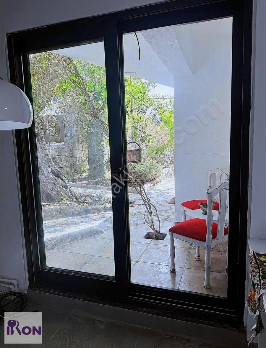 Bodrum Gündoğan'da Denize Düz Ayak 2 Dk. Da Geniş Bahçeli Yazlık - Görsel 14