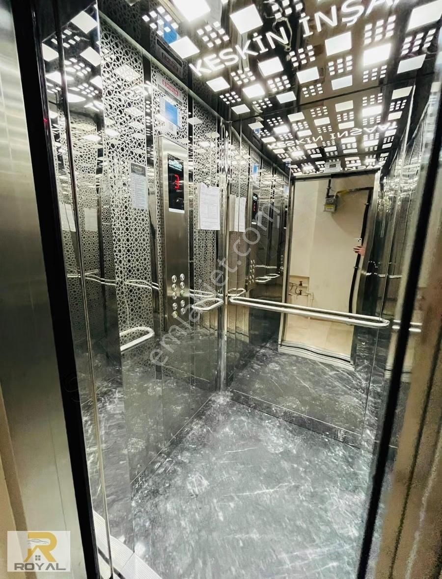 Sefaköy'de 1+1 Metrobüse Yakın Asansörlü Yeni Bina Kiralık Daire - Görsel 15