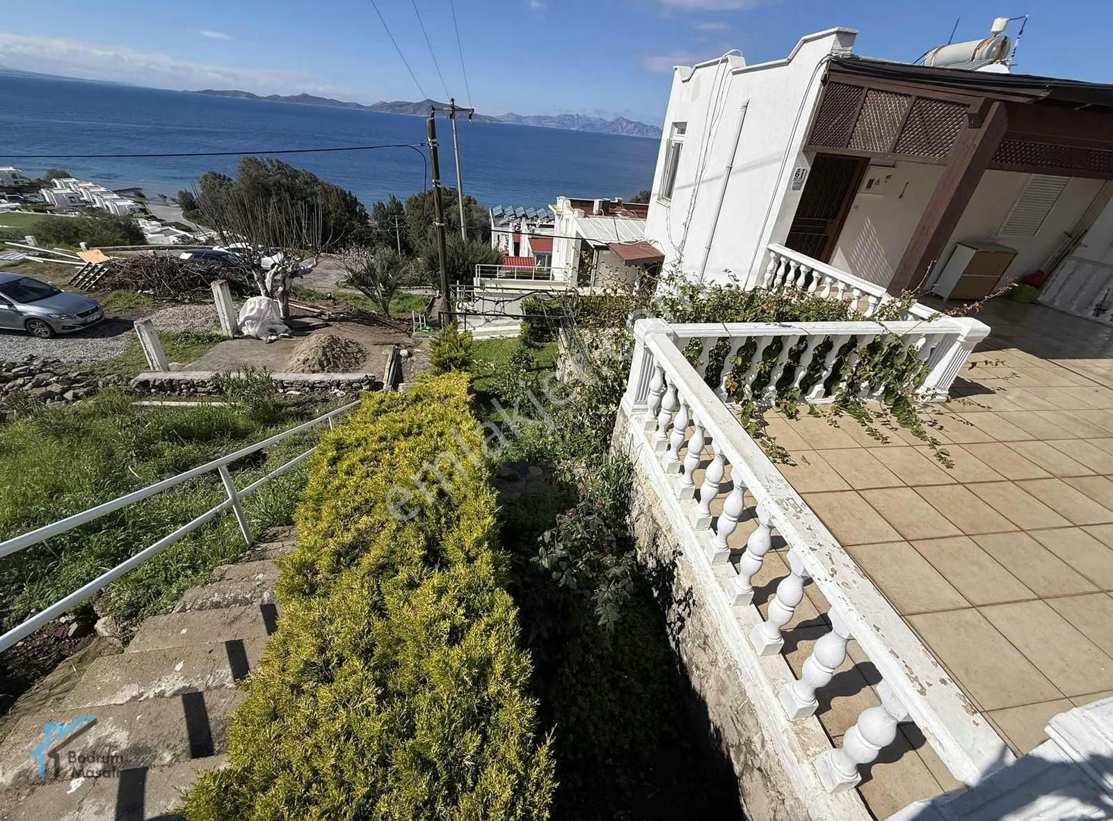 Akyarlar'da Plajlı Site Adalar Ve Deniz Manzaralı Bahçeli Villa - Görsel 15