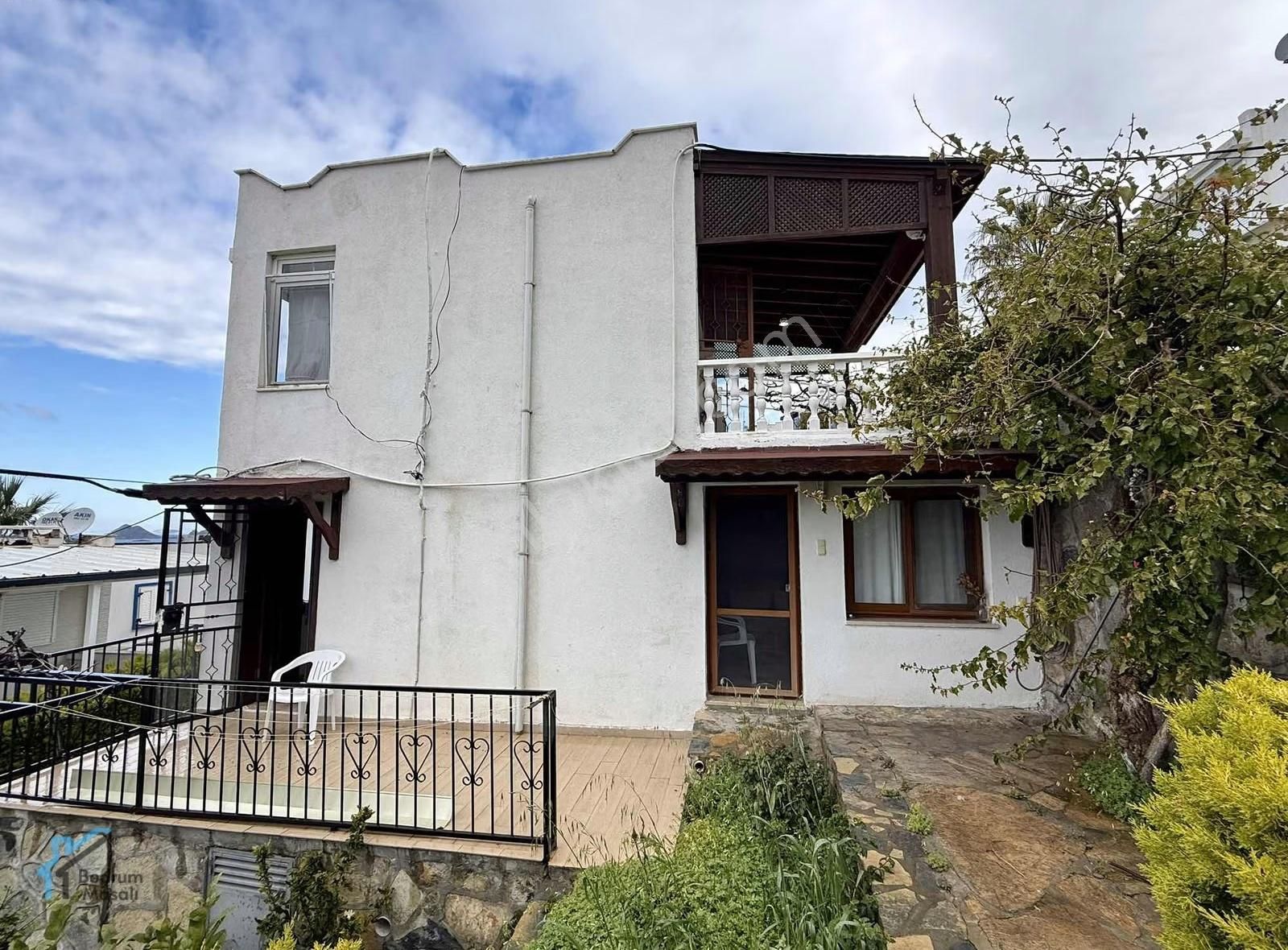 Akyarlar'da Plajlı Site Adalar Ve Deniz Manzaralı Bahçeli Villa - Görsel 14