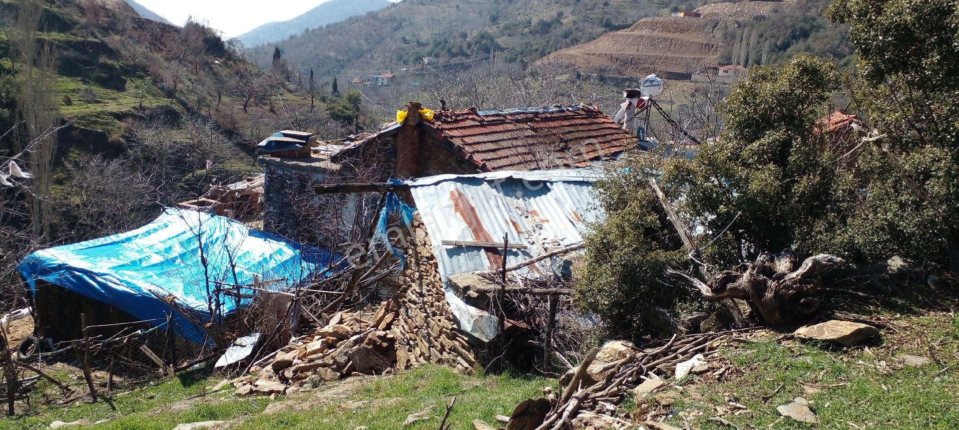 Tire Yamandere Köyü Satılık Kargir Ev Ve Ceviz Bahçesi - Görsel 5