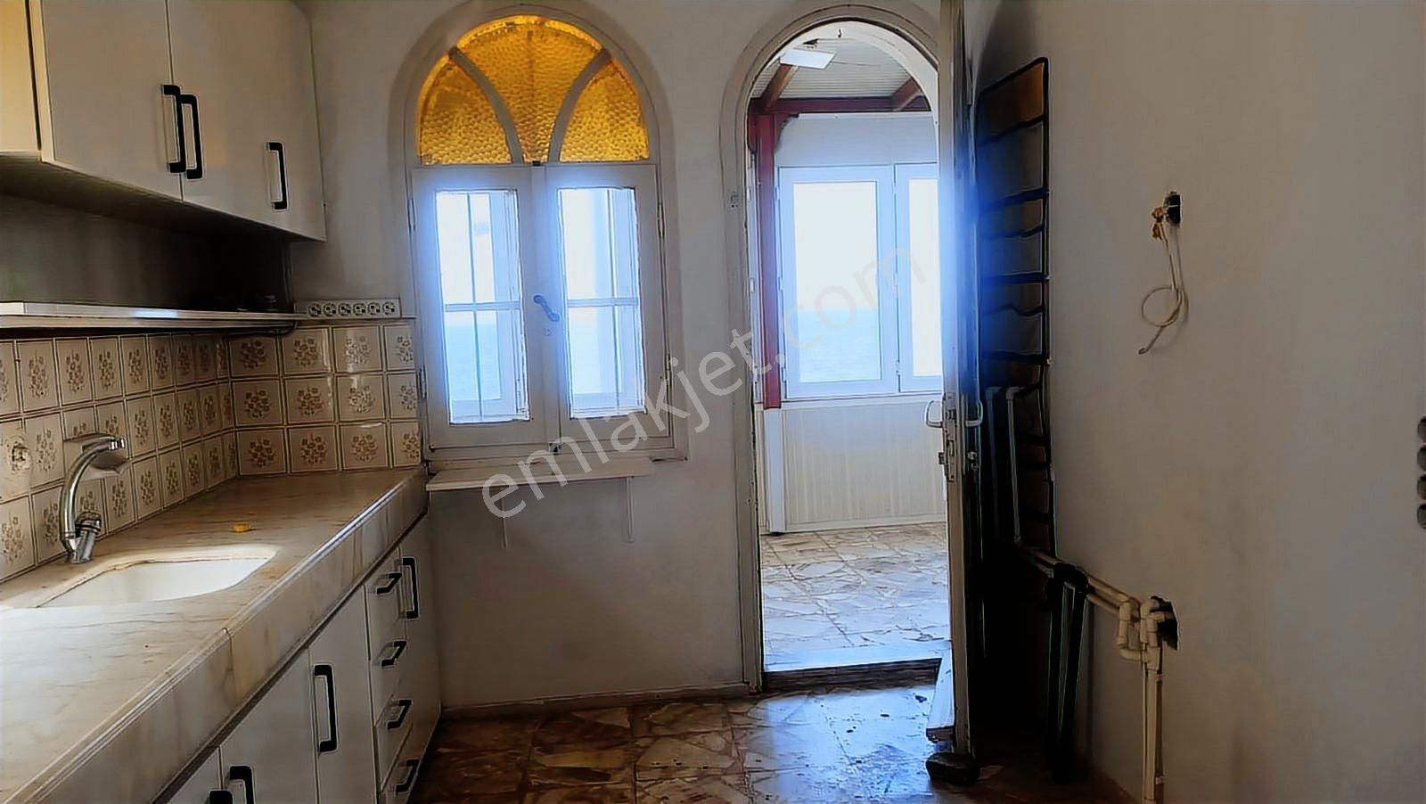 Urla Zeytinalan'da Denize Sıfır 2+1 Kiralık Daire - Görsel 3
