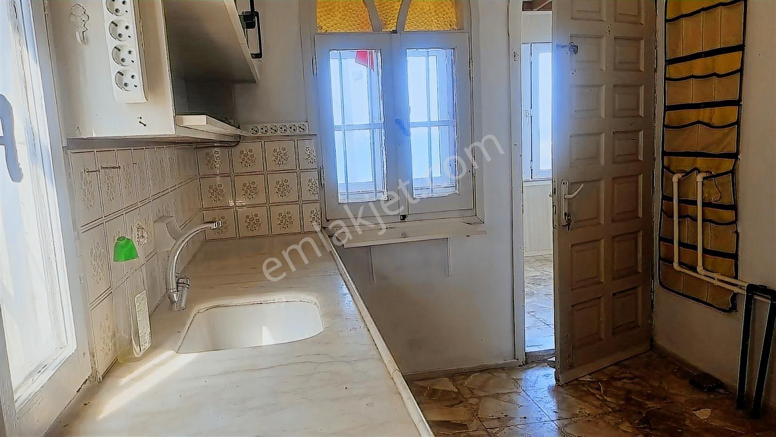 Urla Zeytinalan'da Denize Sıfır 2+1 Kiralık Daire - Görsel 4