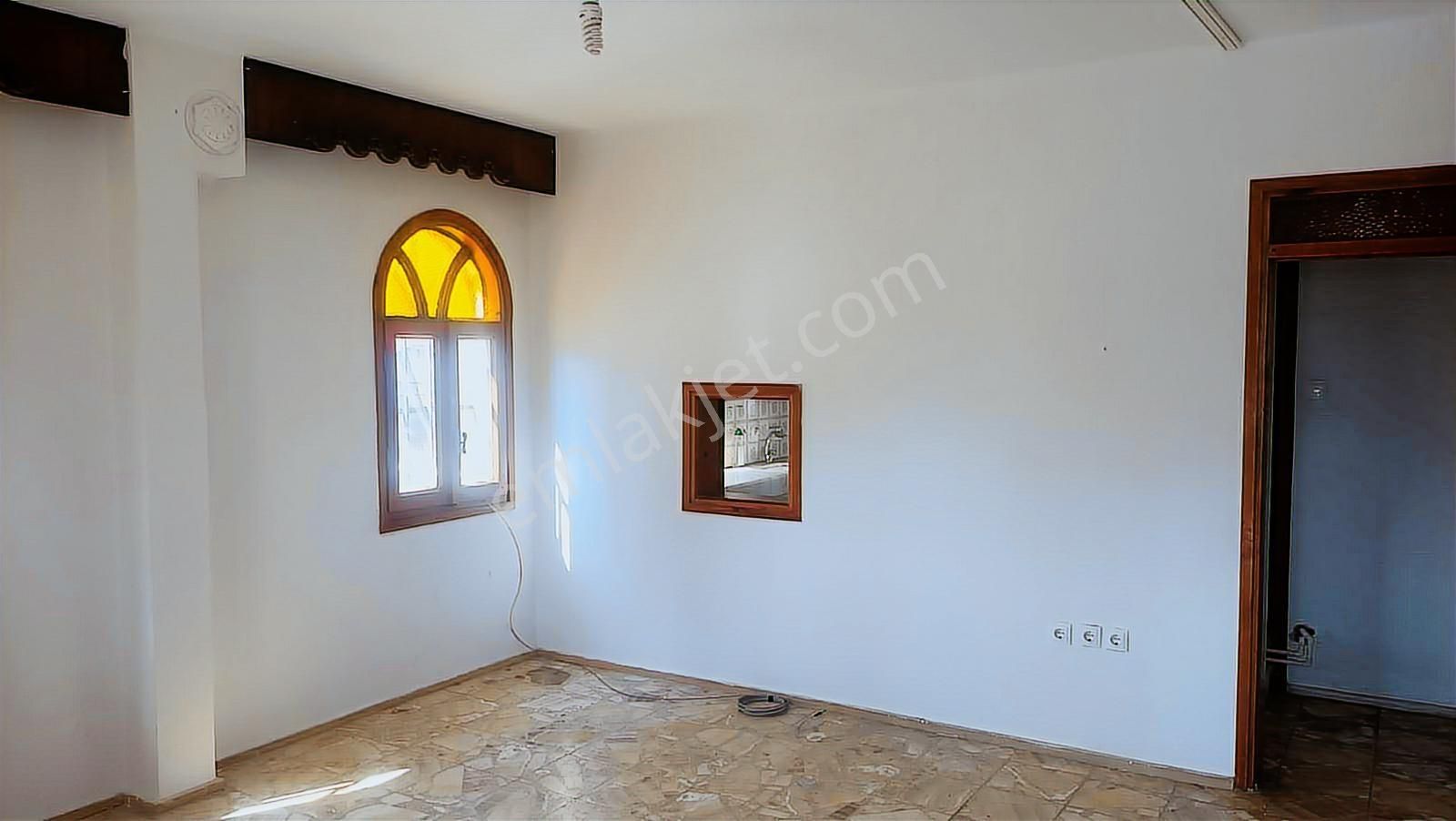 Urla Zeytinalan'da Denize Sıfır 2+1 Kiralık Daire - Görsel 10