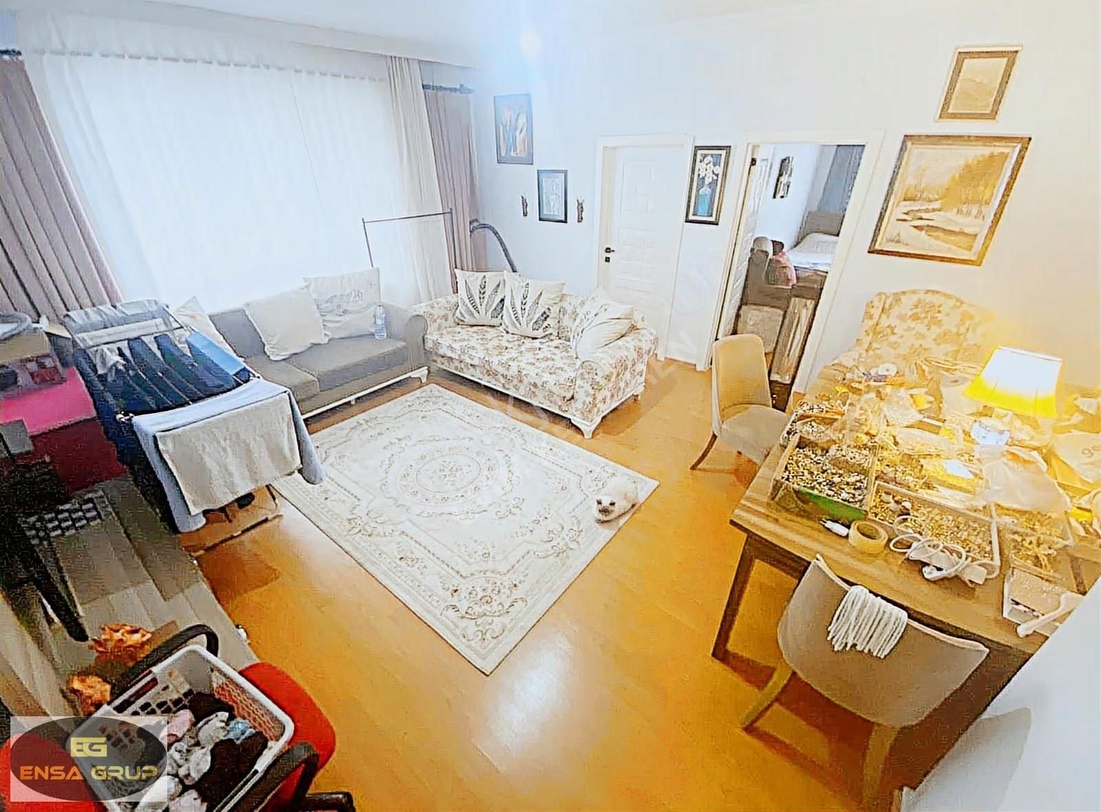 Belediye Ve Metro Yakını Manzaralı 1. Kat 3+1 Fırsatı - Görsel 3