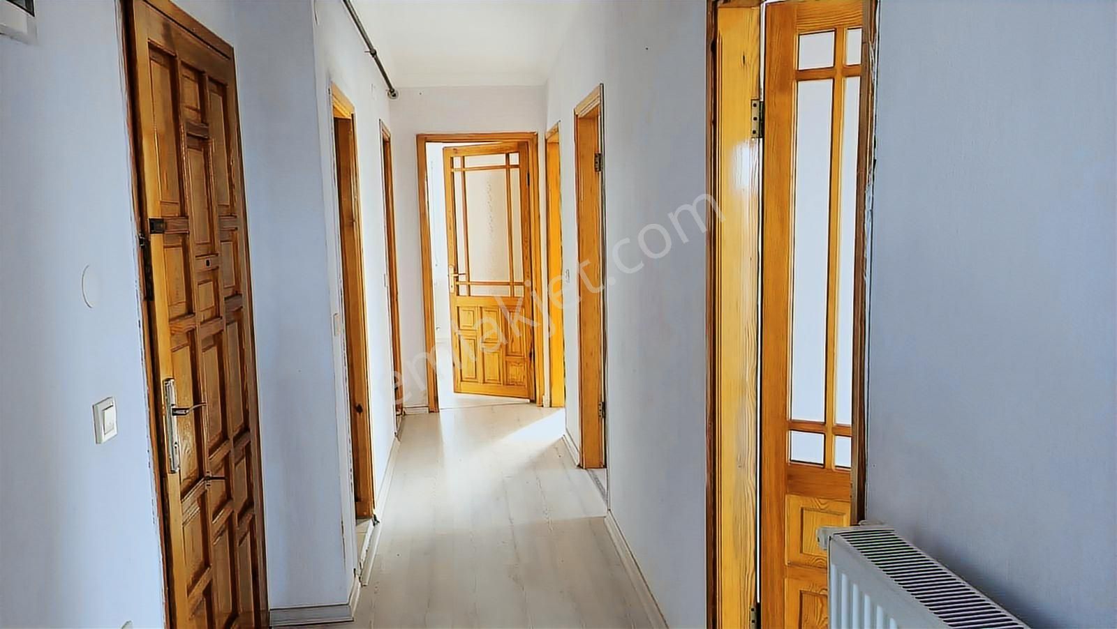 Urla Zeytinalan'da Kiralık 3+1 Bakımlı Daire - Görsel 4