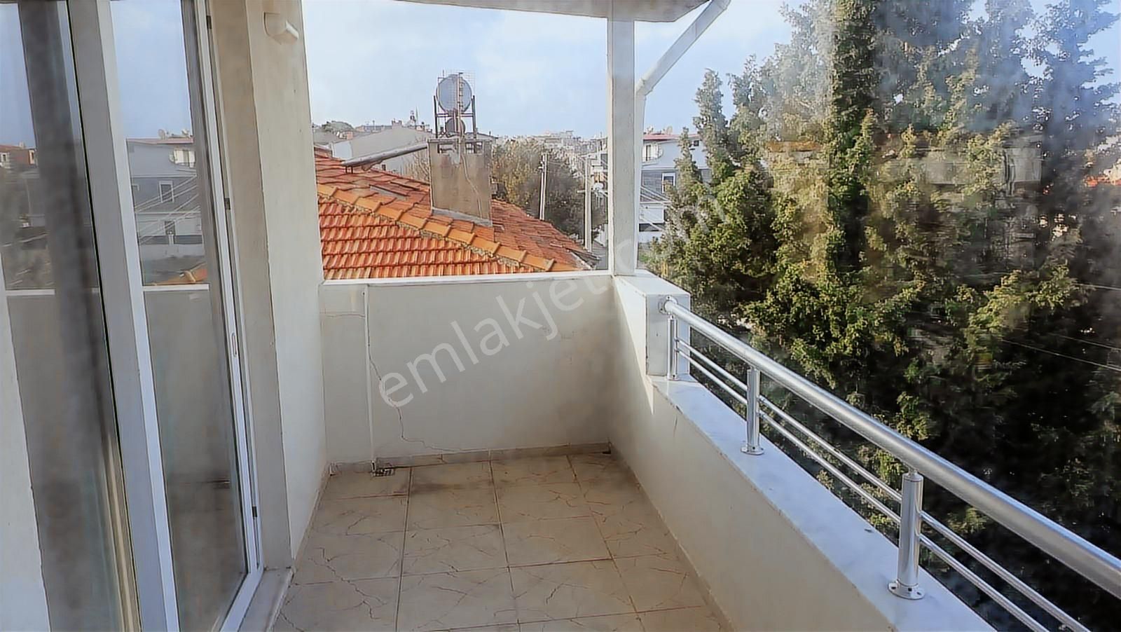 Urla Zeytinalan'da Kiralık 3+1 Bakımlı Daire - Görsel 2