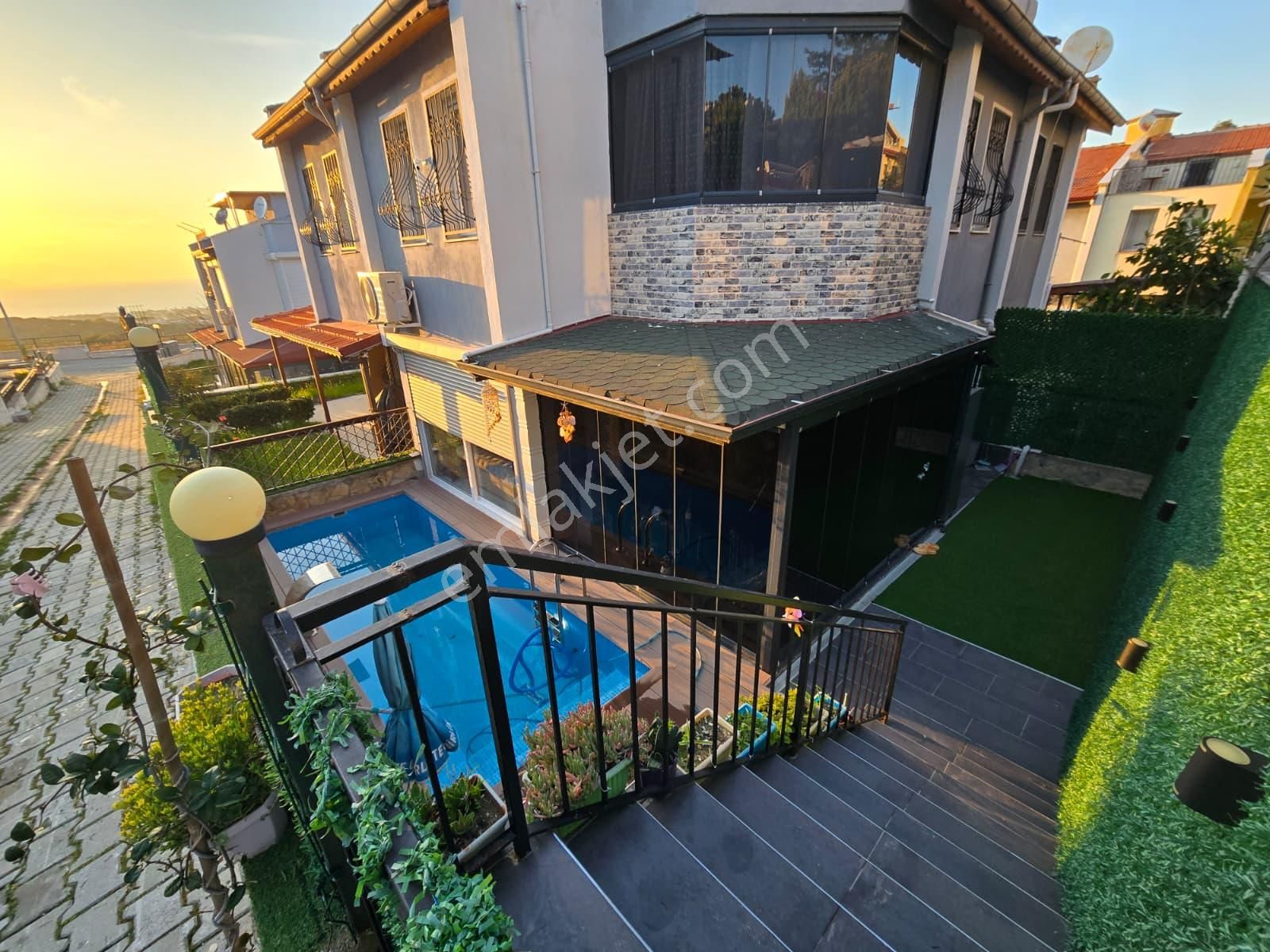 Sahibinden Müstakil Havuzlu-deniz Manzaralı Bakımlı Villa