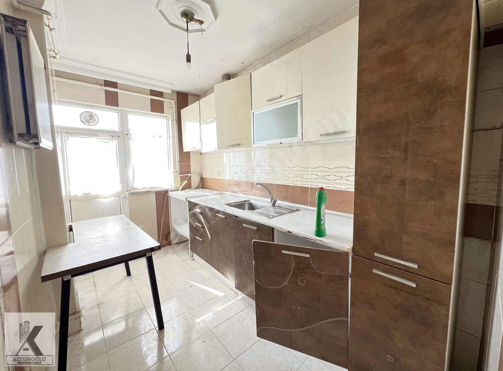 3+1 Merkez Mahallesinde Cadde Metrobüs Yakını Kiralık Daire - Görsel 12