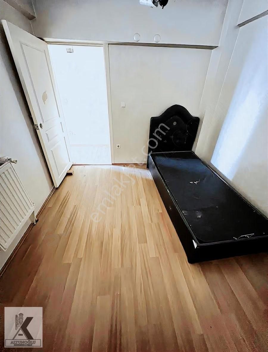 3+1 Merkez Mahallesinde Cadde Metrobüs Yakını Kiralık Daire - Görsel 3