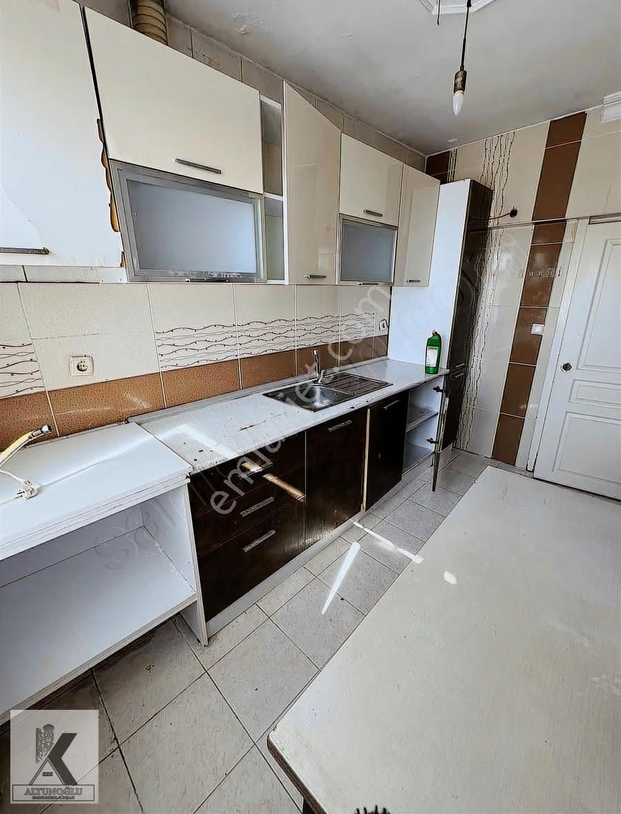 3+1 Merkez Mahallesinde Cadde Metrobüs Yakını Kiralık Daire - Görsel 17