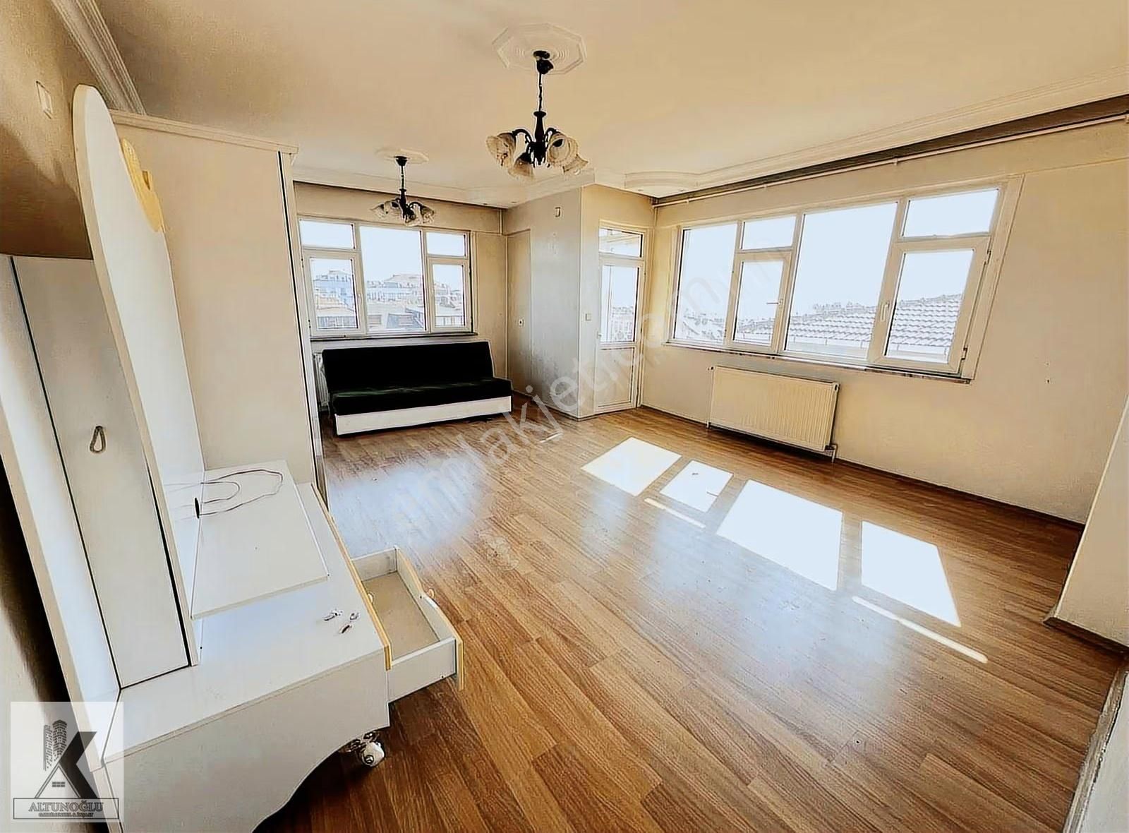 3+1 Merkez Mahallesinde Cadde Metrobüs Yakını Kiralık Daire - Görsel 26