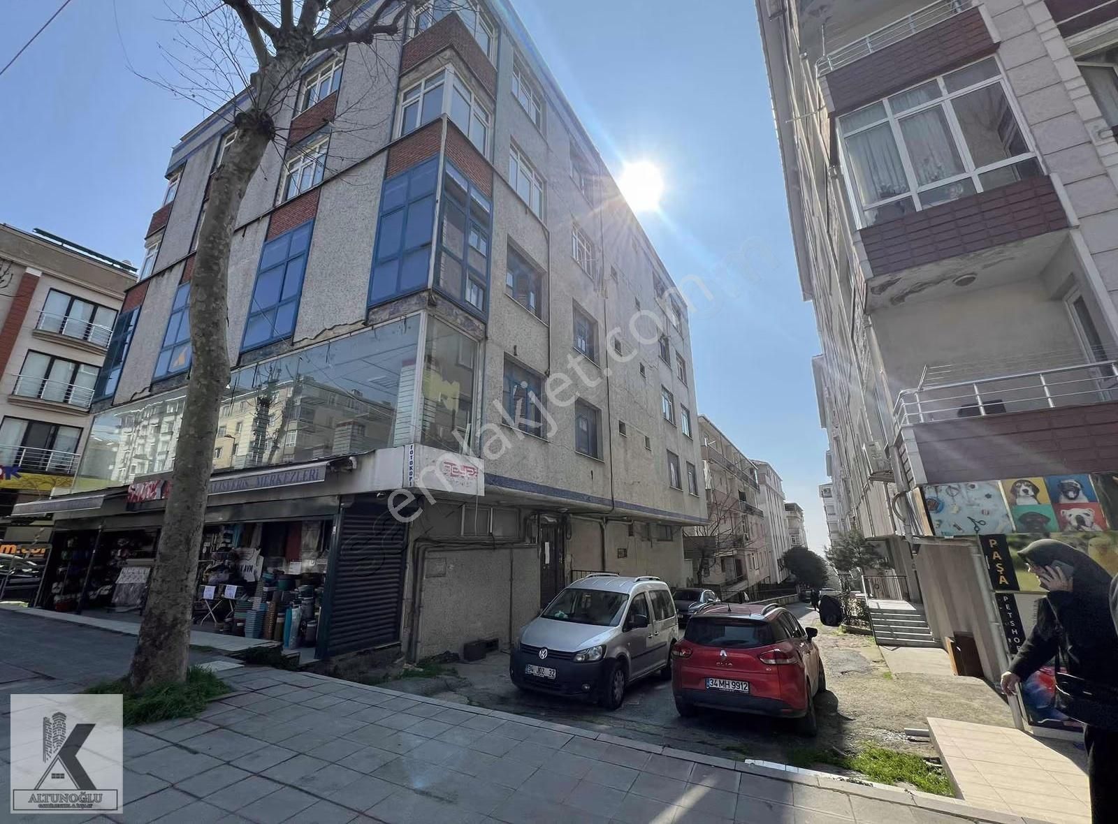 3+1 Merkez Mahallesinde Cadde Metrobüs Yakını Kiralık Daire