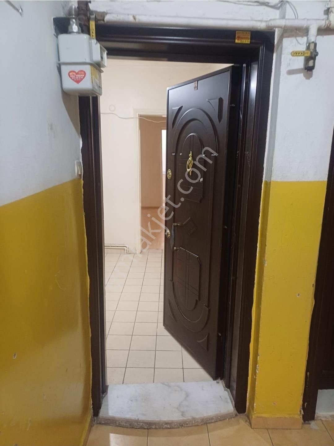 Metroda Otobüs Duraklarına