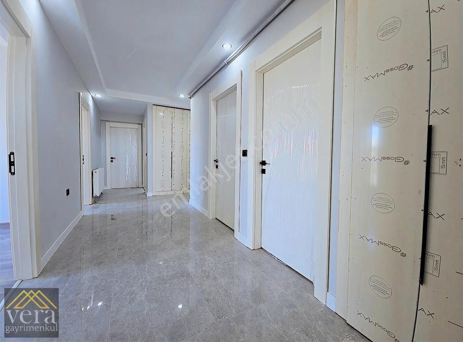 Ege Mahallesinde Muhteşem Mimari 3+1 Kilerli Kombi Pekler Takılı - Görsel 23