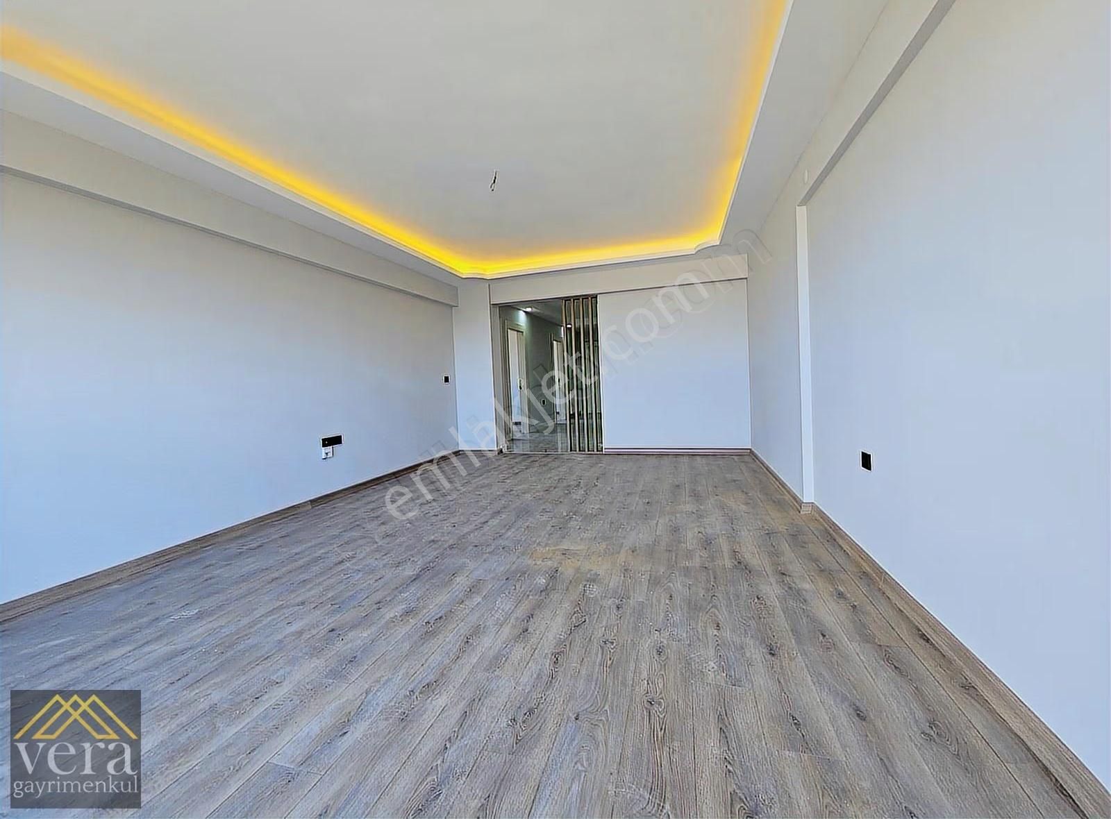 Ege Mahallesinde Muhteşem Mimari 3+1 Kilerli Kombi Pekler Takılı - Görsel 6