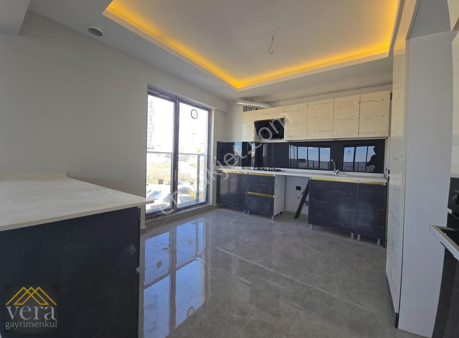 Ege Mahallesinde Muhteşem Mimari 3+1 Kilerli Kombi Pekler Takılı - Görsel 7