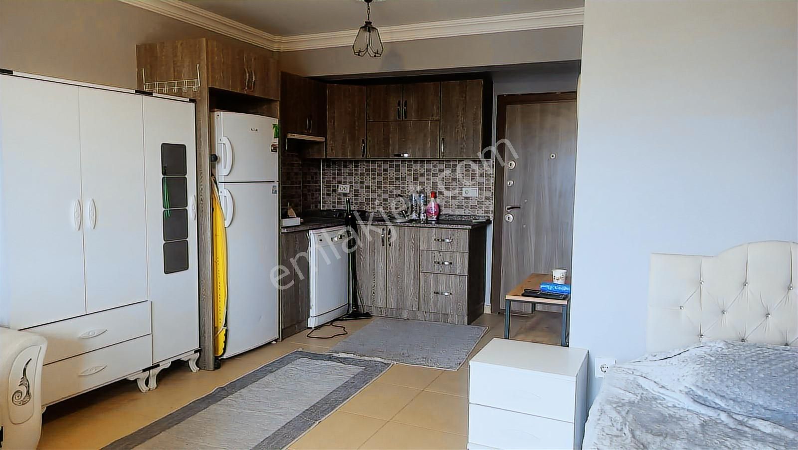 Urla Da Acil!. Ön Cephe Ara Kat Yüksek Kiralı Satılık 1+0 Daire - Görsel 16