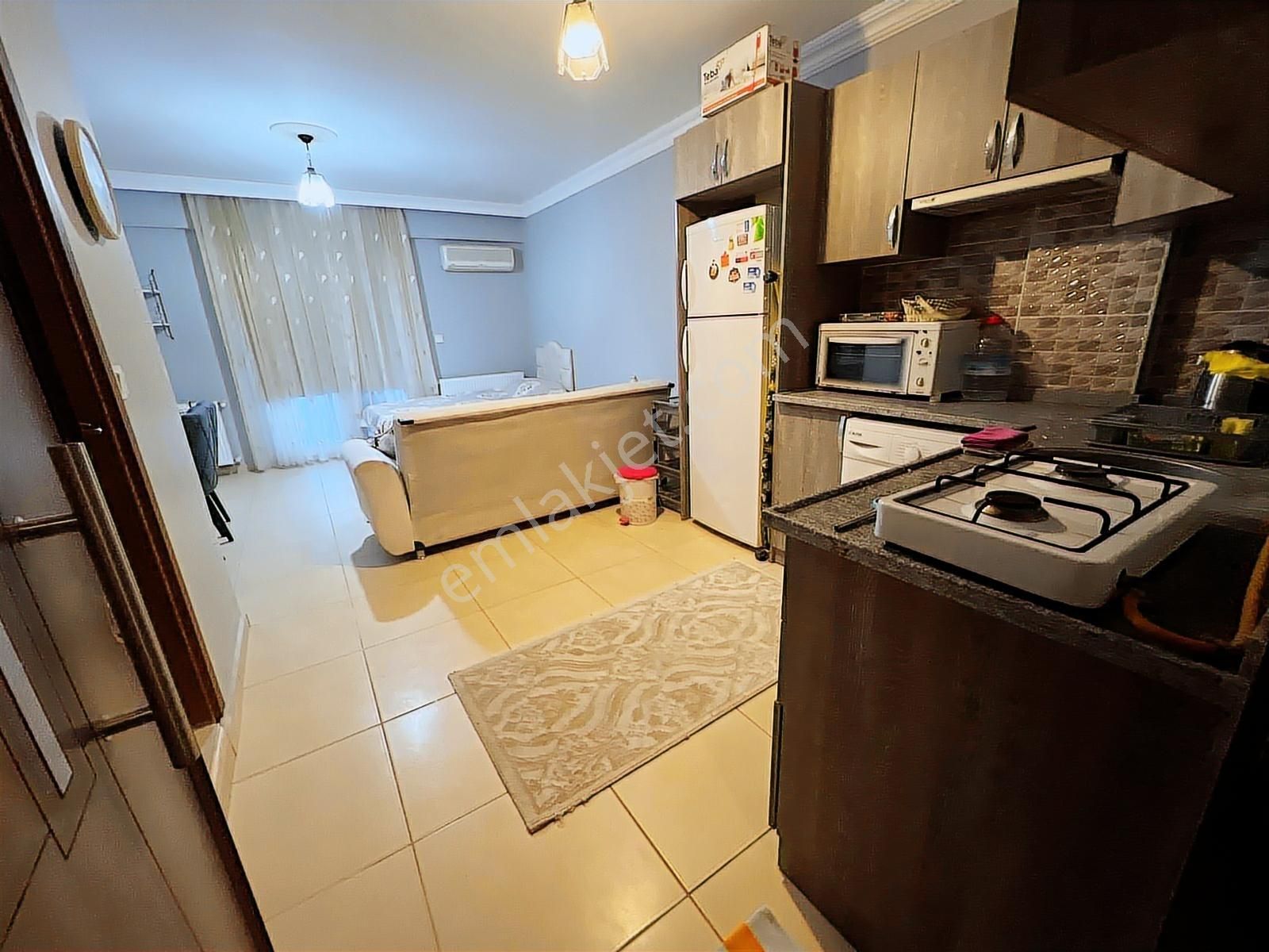 Urla Da Acil!. Ön Cephe Ara Kat Yüksek Kiralı Satılık 1+0 Daire - Görsel 2